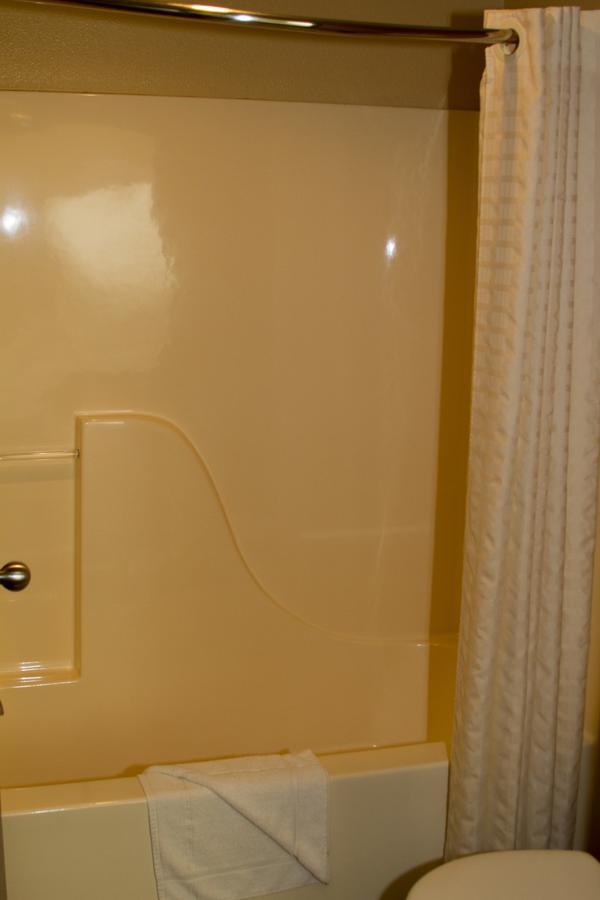 Cottonwood Inn & Suites Phillipsburg Экстерьер фото